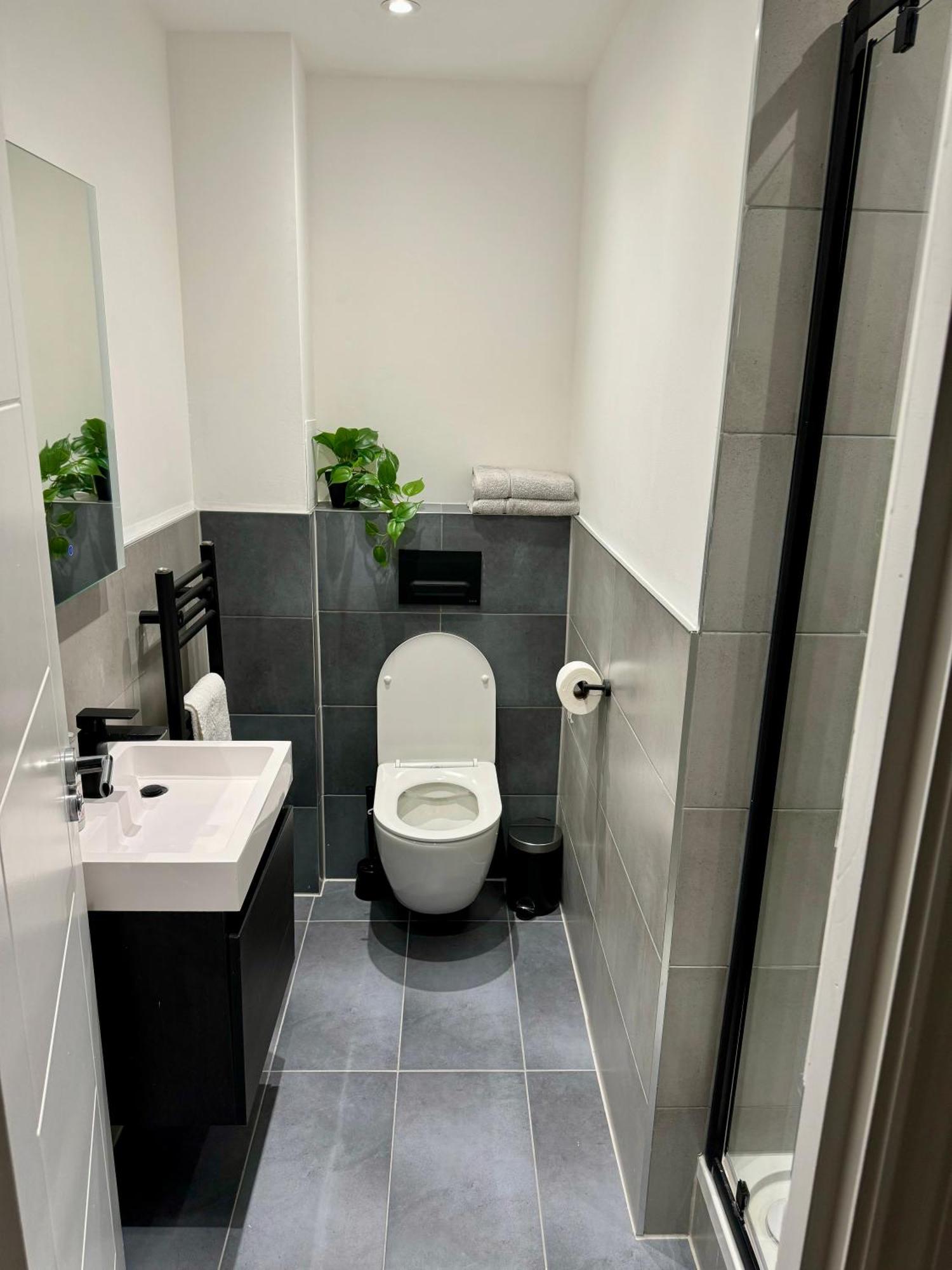 Holiday Home 2Br L 2Ba With Patio-Sleep 6 London Exterior foto