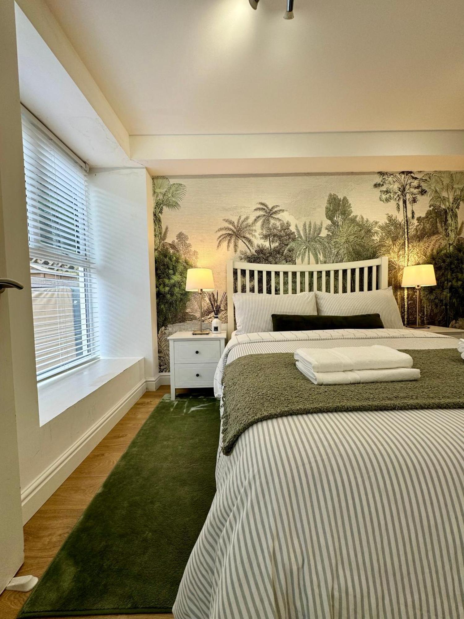 Holiday Home 2Br L 2Ba With Patio-Sleep 6 London Exterior foto