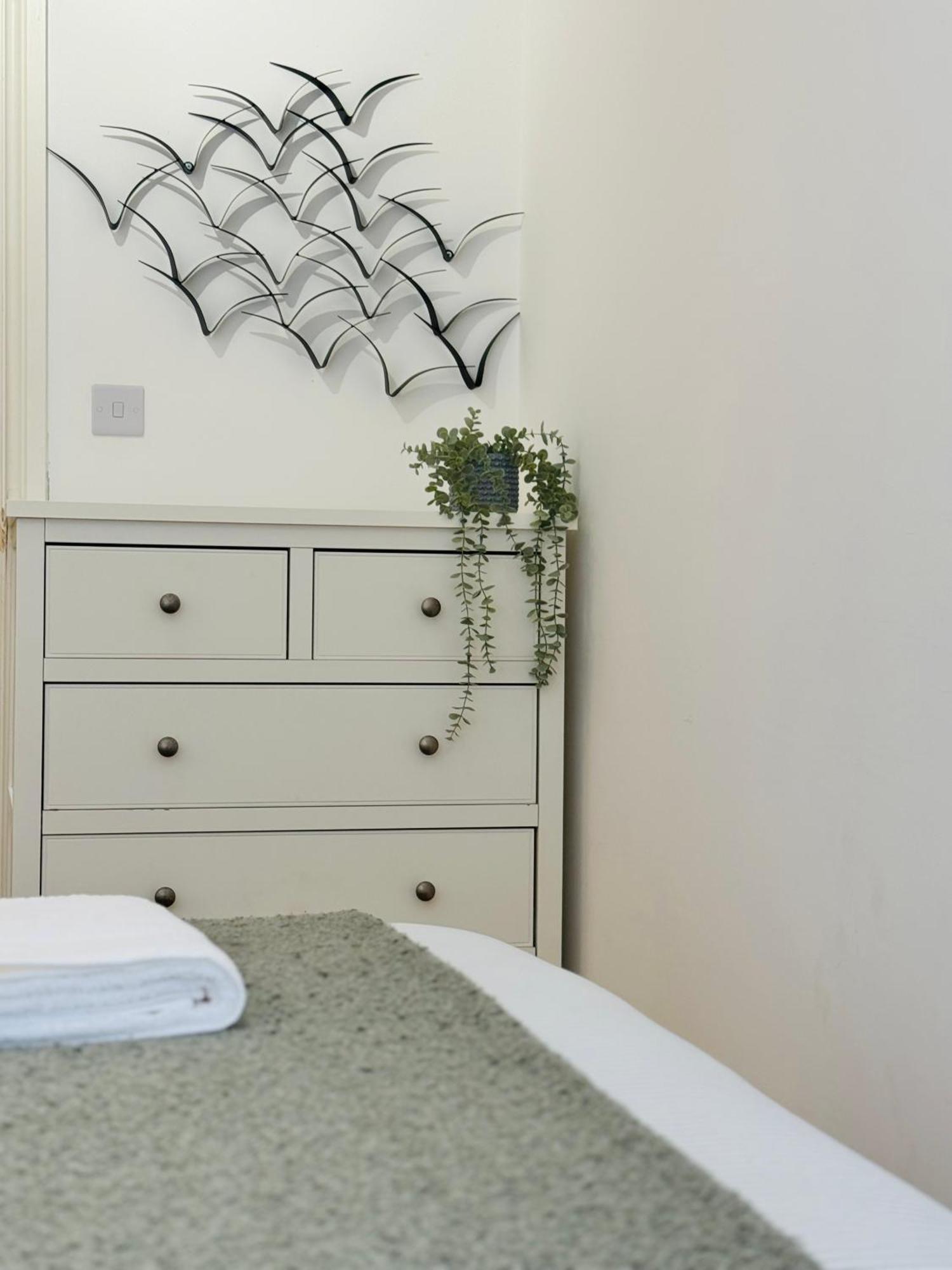 Holiday Home 2Br L 2Ba With Patio-Sleep 6 London Exterior foto
