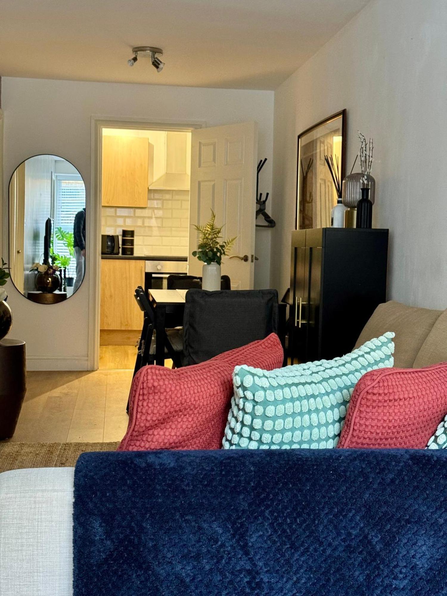 Holiday Home 2Br L 2Ba With Patio-Sleep 6 London Exterior foto
