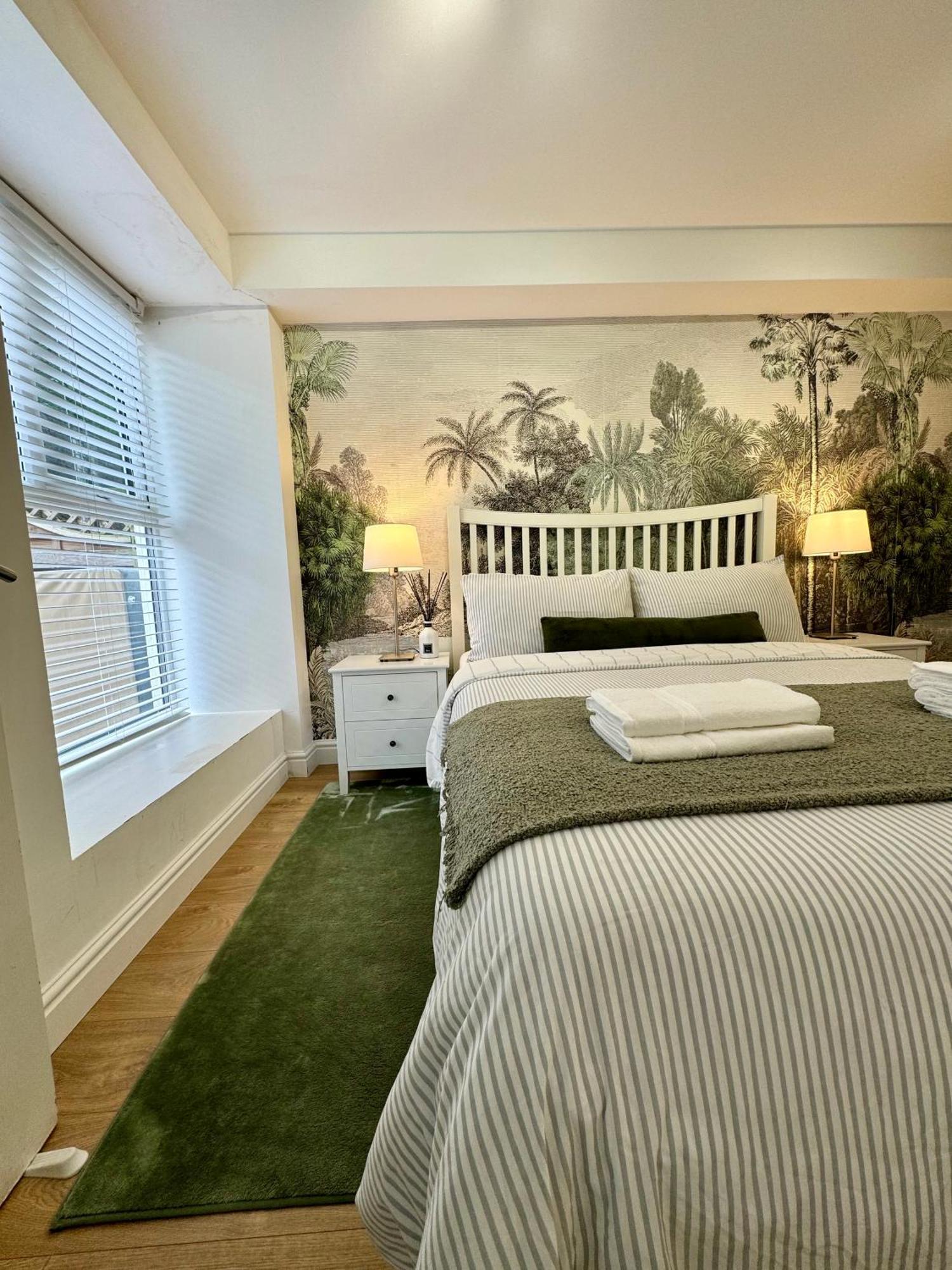 Holiday Home 2Br L 2Ba With Patio-Sleep 6 London Exterior foto
