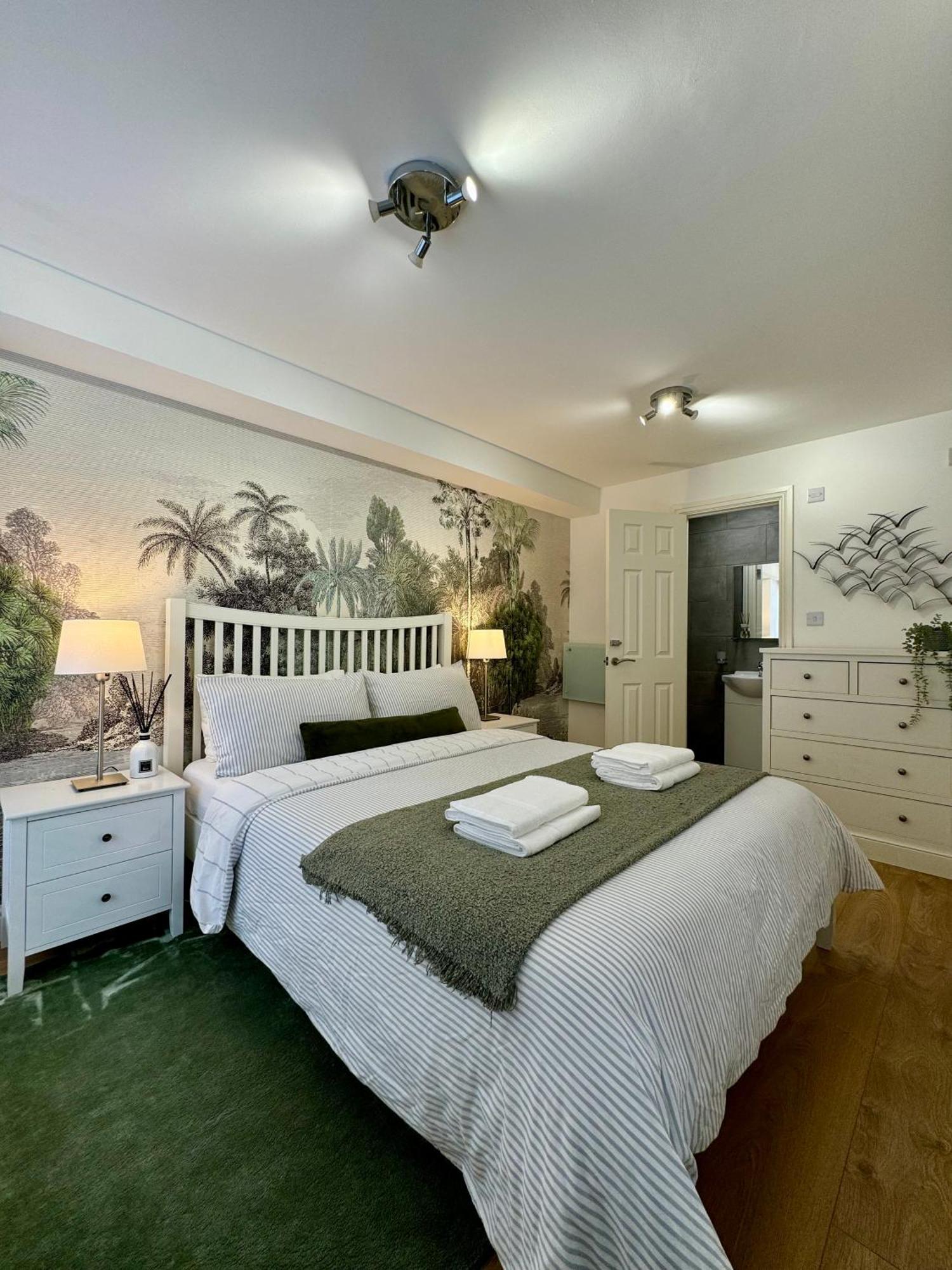Holiday Home 2Br L 2Ba With Patio-Sleep 6 London Exterior foto