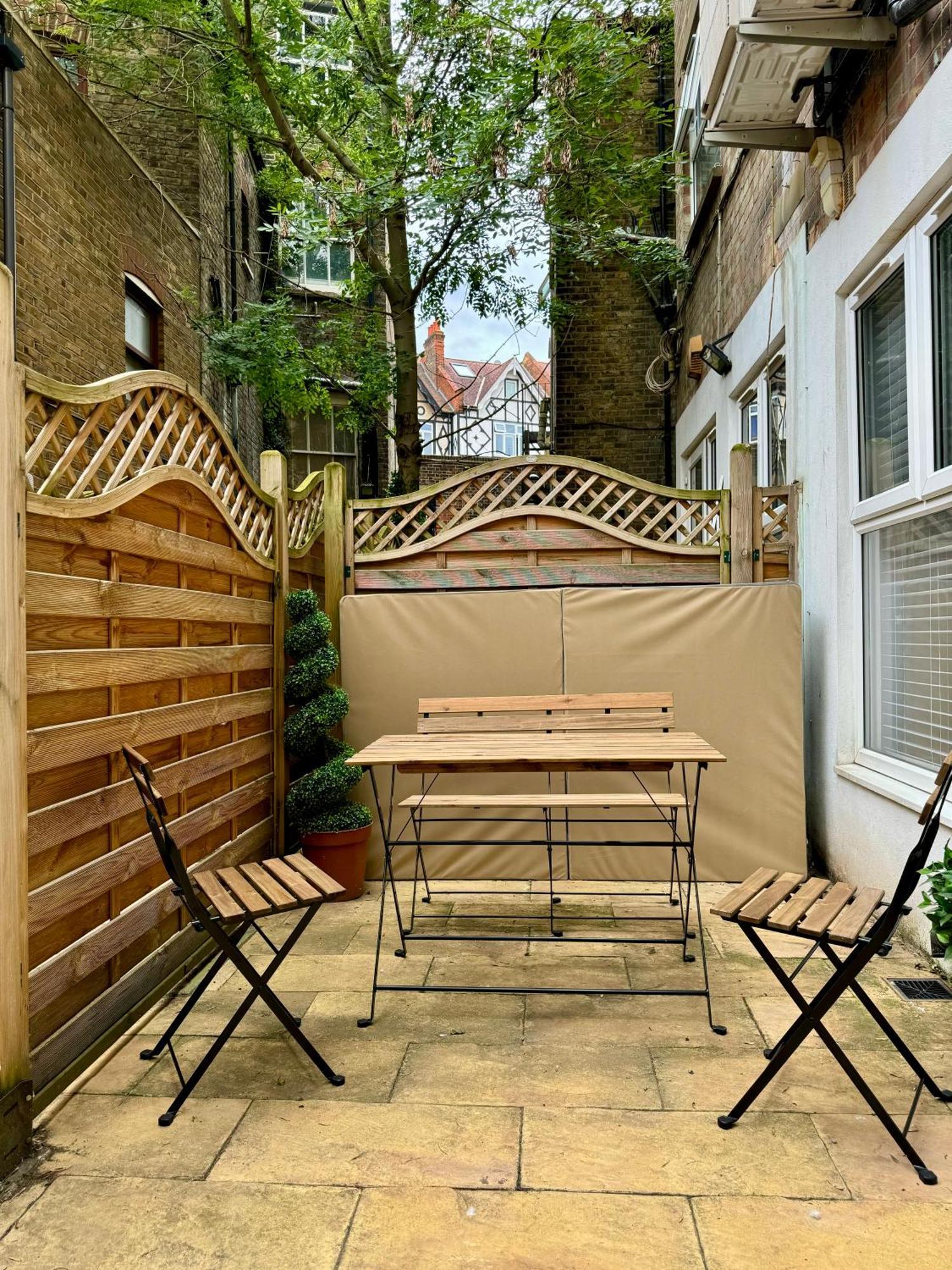 Holiday Home 2Br L 2Ba With Patio-Sleep 6 London Exterior foto